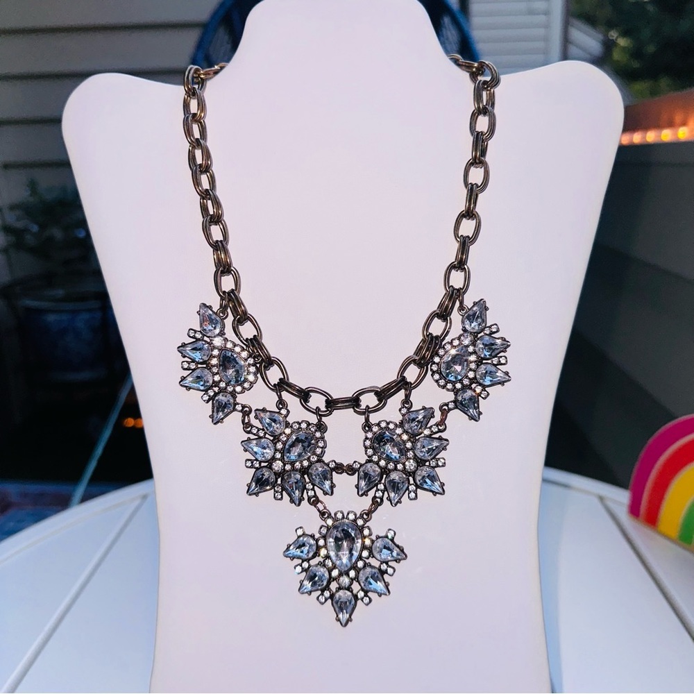 Rhinestone statement necklace - Picture 5 of 11